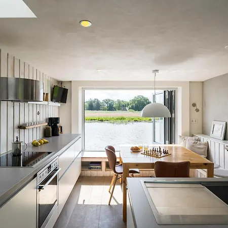 Дом отдыха Urlauberschiff Stoertebeker