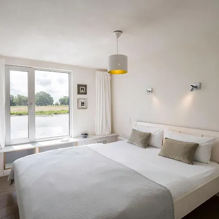 Urlauberschiff Stoertebeker Дом отдыха *